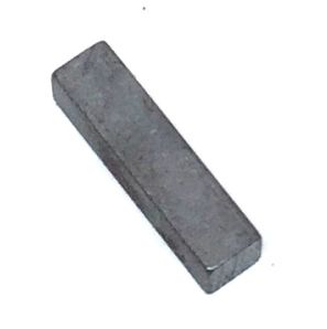 Firkantet not 1/4' x 1/4' x 1'